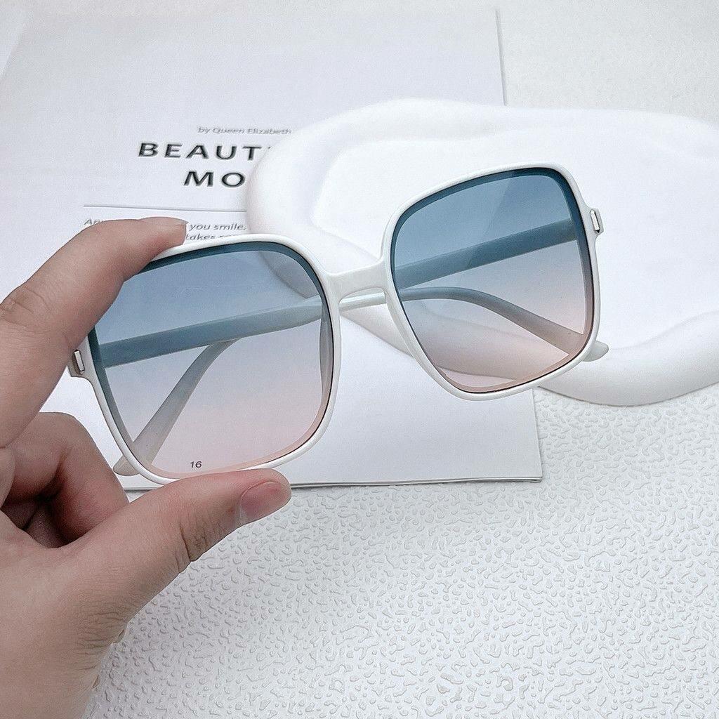 Lunettes de soleil carrées élégantes