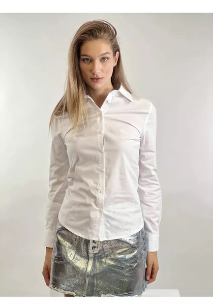 Белая классическая рубашка женская