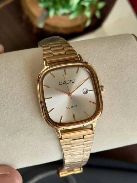 Montre Casio Quartz Femme Doré