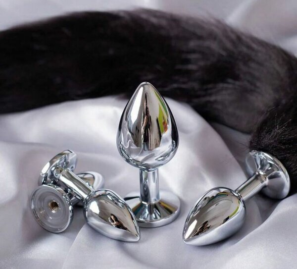 Plug anal métal queue