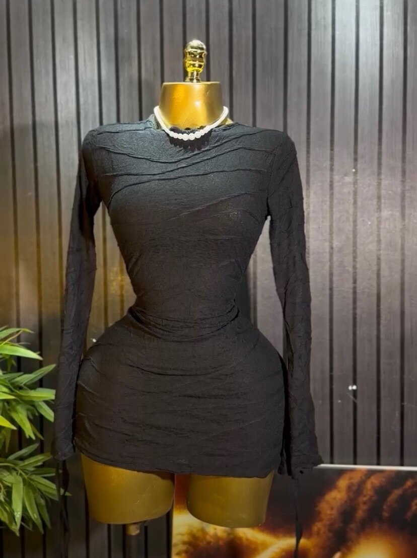 Robe moulante noire élégante