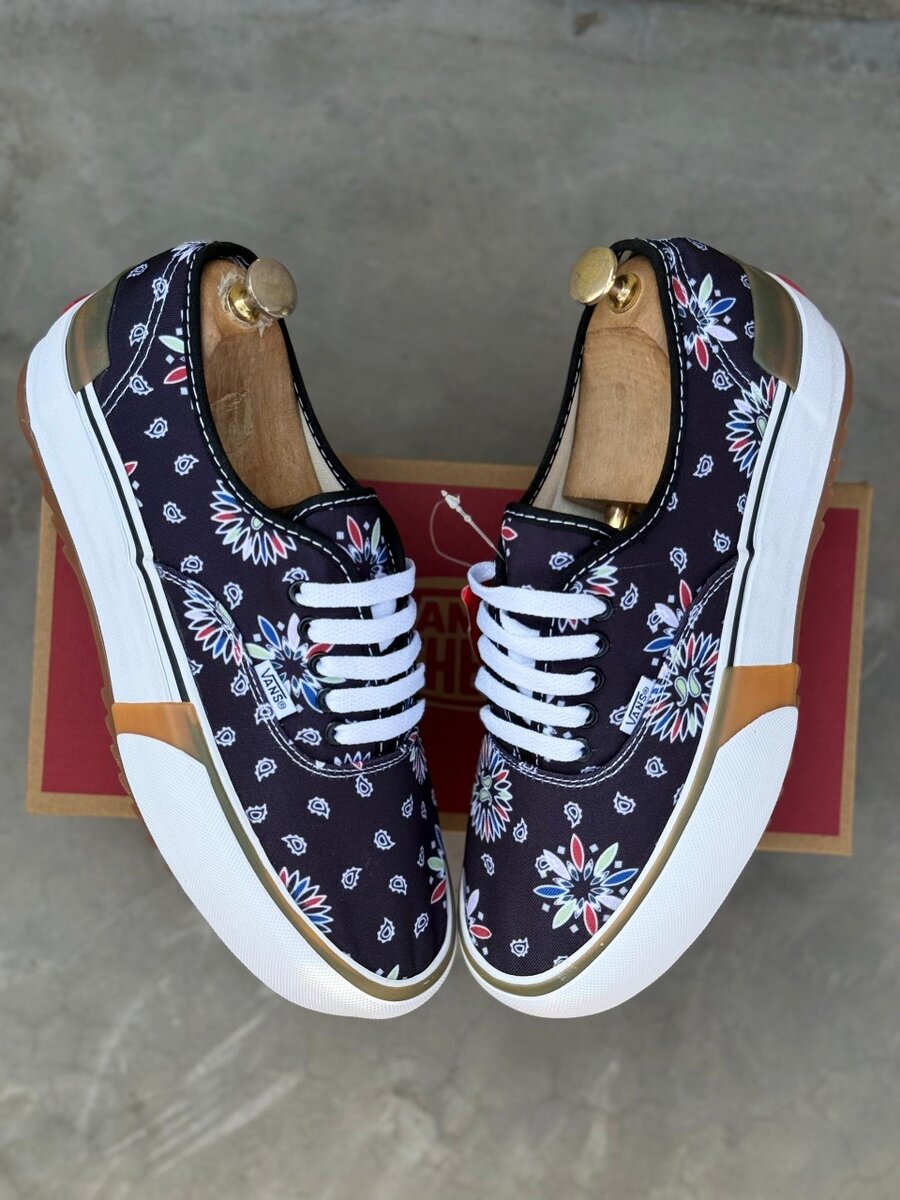 Vans Chaussures Basses Bleu Fleurs