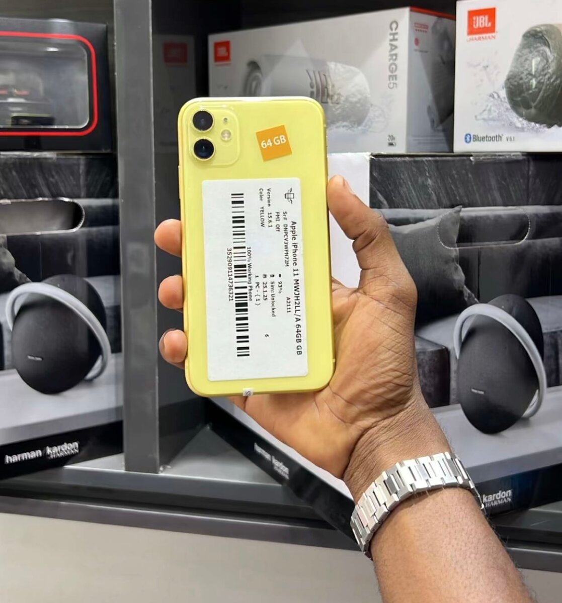 Uk used iPhone 11 64gb factory unlocked available now