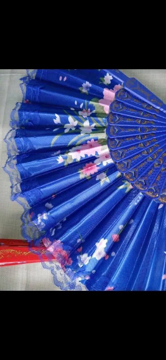 Éventails pliants décoratifs élégants