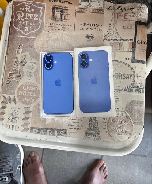 iPhone Bleu - Modèle Récent