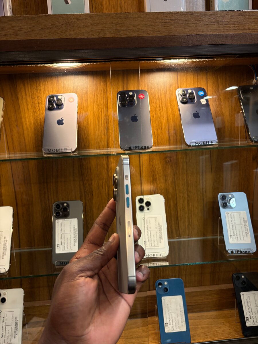 iPhone 15 pro (128 Go)