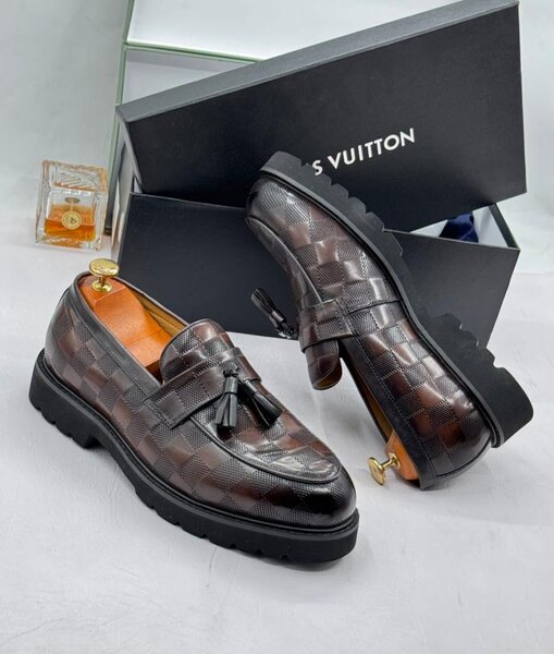 LOUIS VUITTON EXECUTIVE BOOT