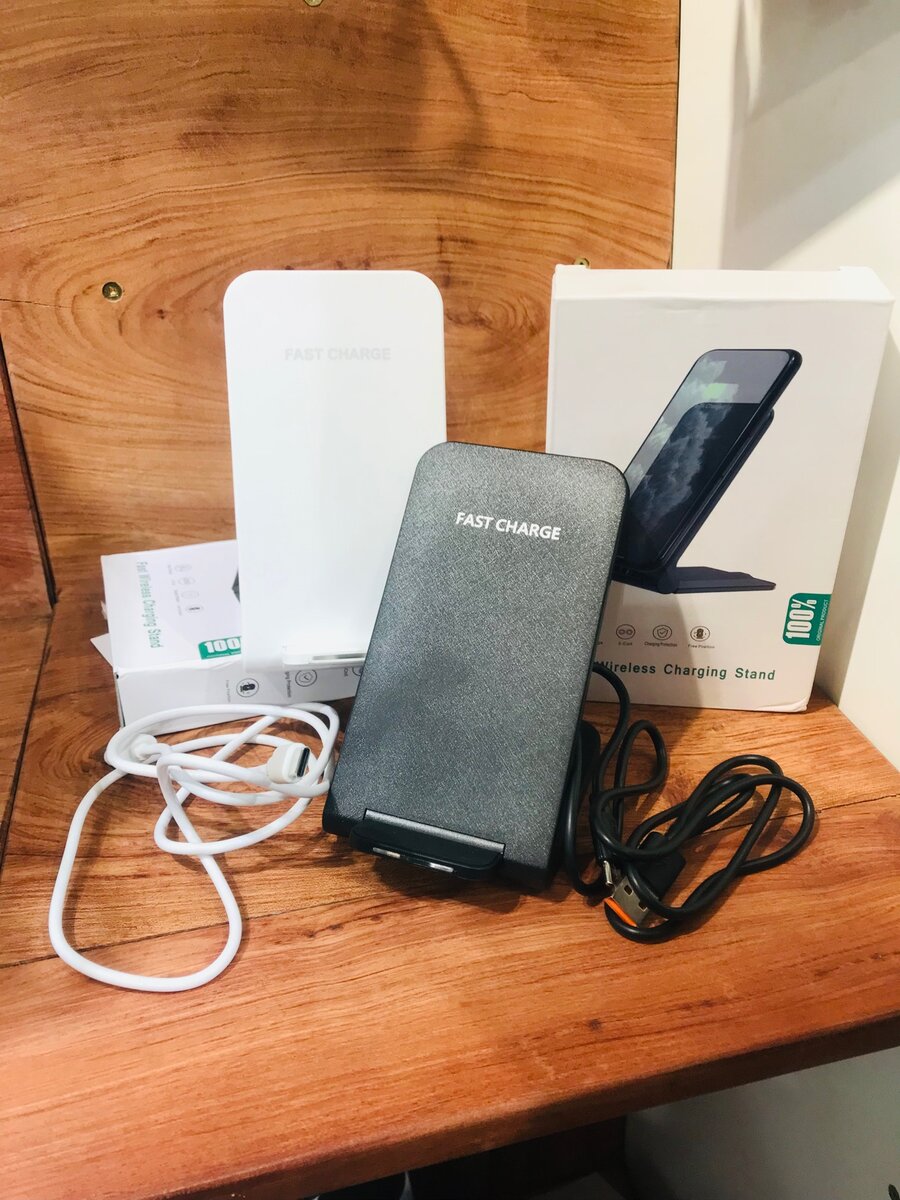 Wireless fast charger vertical