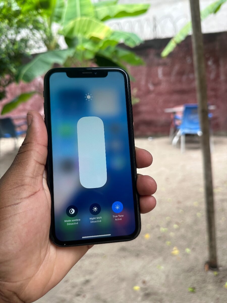 iPhone XR 64g quasi neuf