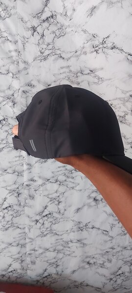 Casquette noire élégante