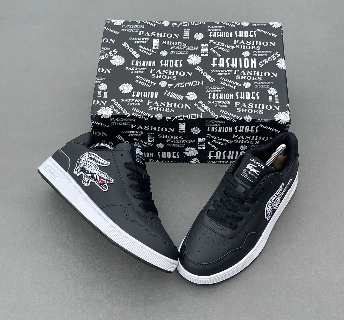 Baskets en cuir style crocodile