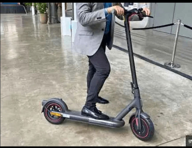 Trottinette électrique pliable