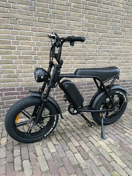 Vélo électrique rétro moderne