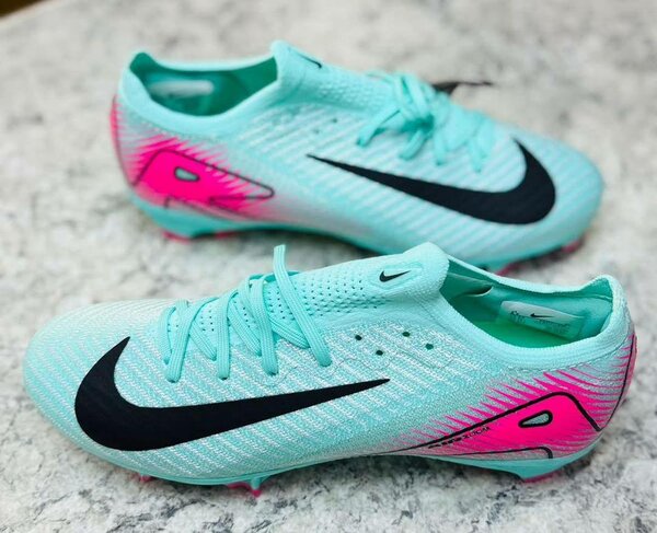 Chaussures de Football Légères