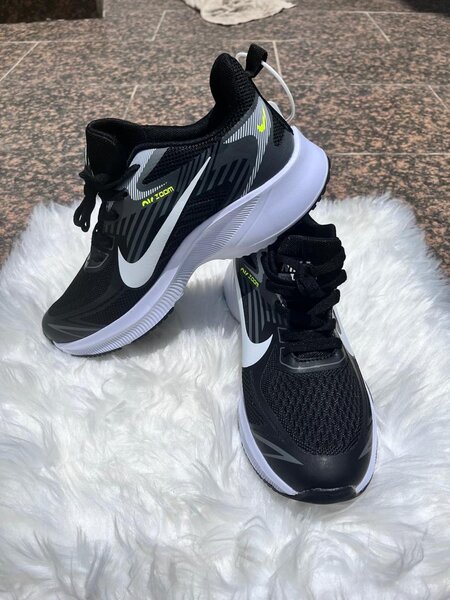 Chaussures de course légères homme