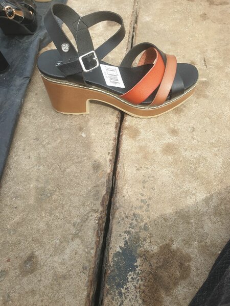 Talon compensé dames