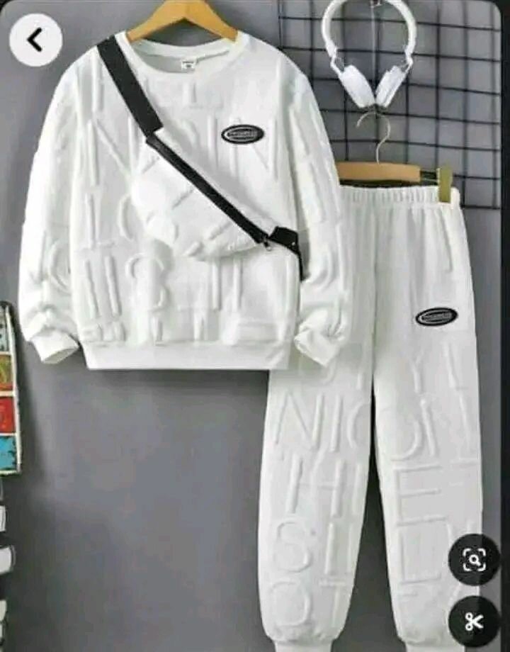 Ensemble de survêtement blanc