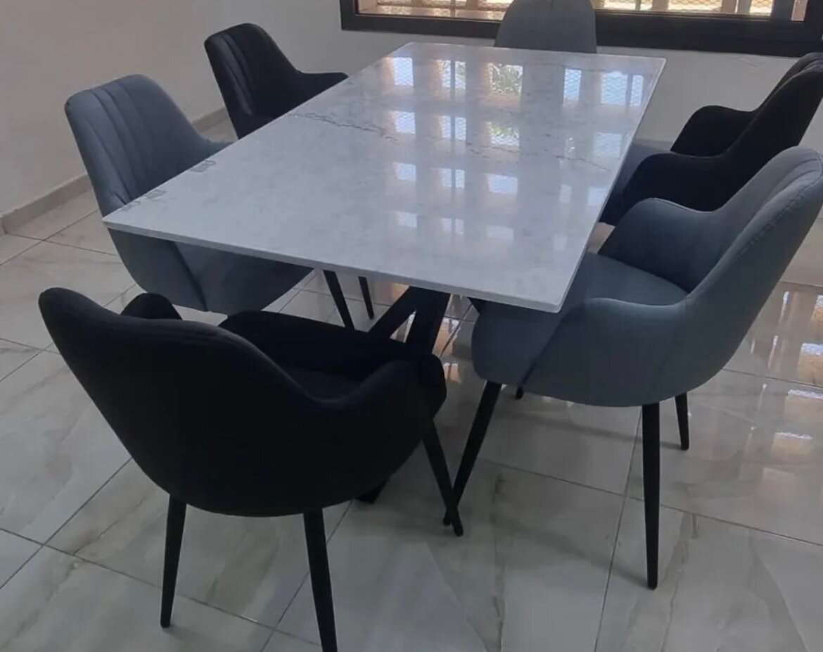 Table à manger design moderne