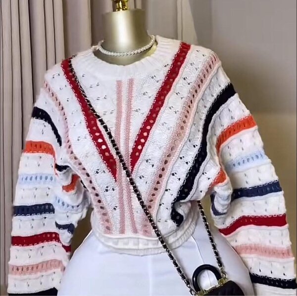 Pull tricoté multicolore élégant