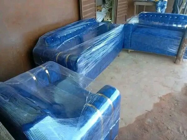 Canapé deux places en tissu bleu