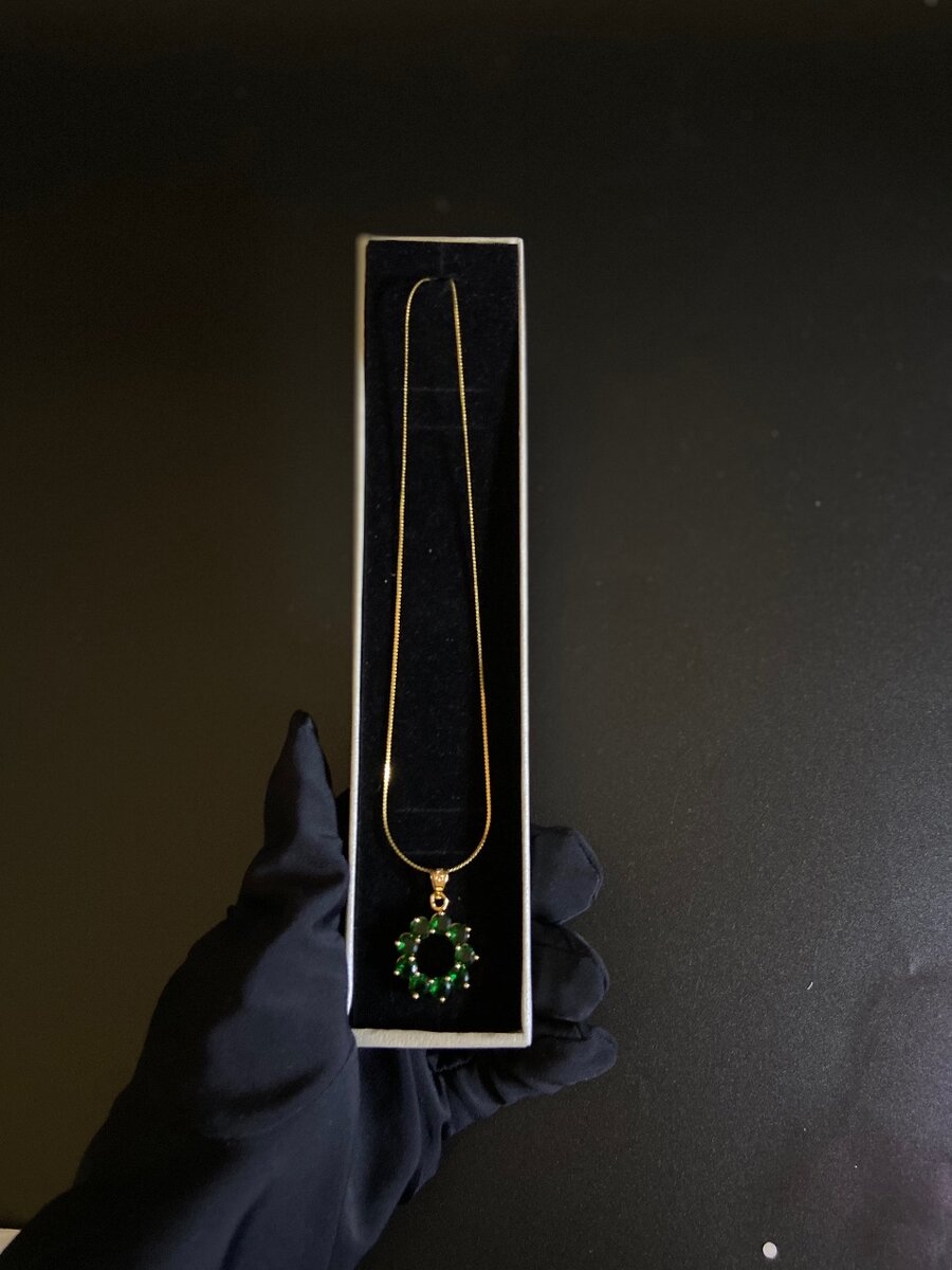 Infinity circle emerald