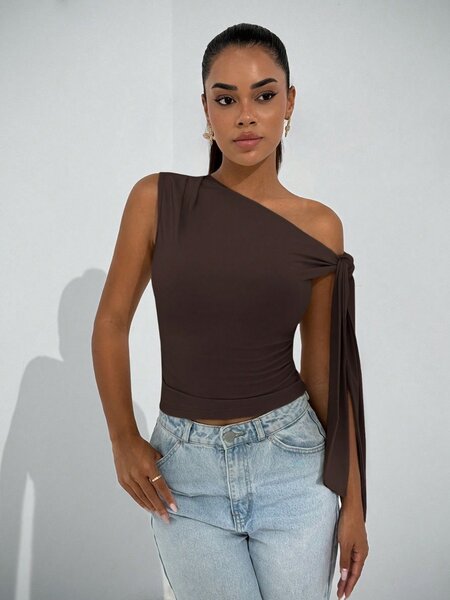 Haut asymétrique femme élégant