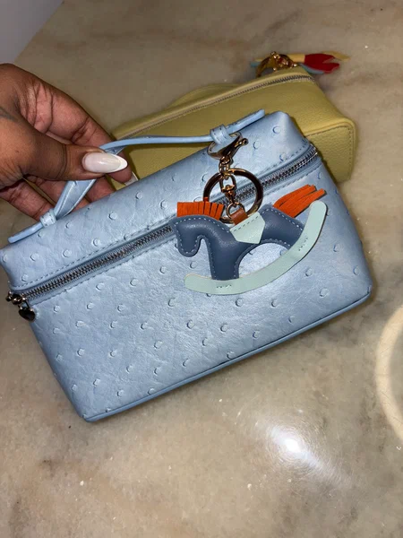 Trousse à maquillage cuir avec porte-clé