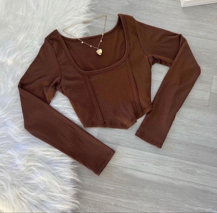 Haut court à manches longues