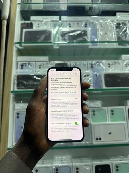 iPhone 12 Casi neuf