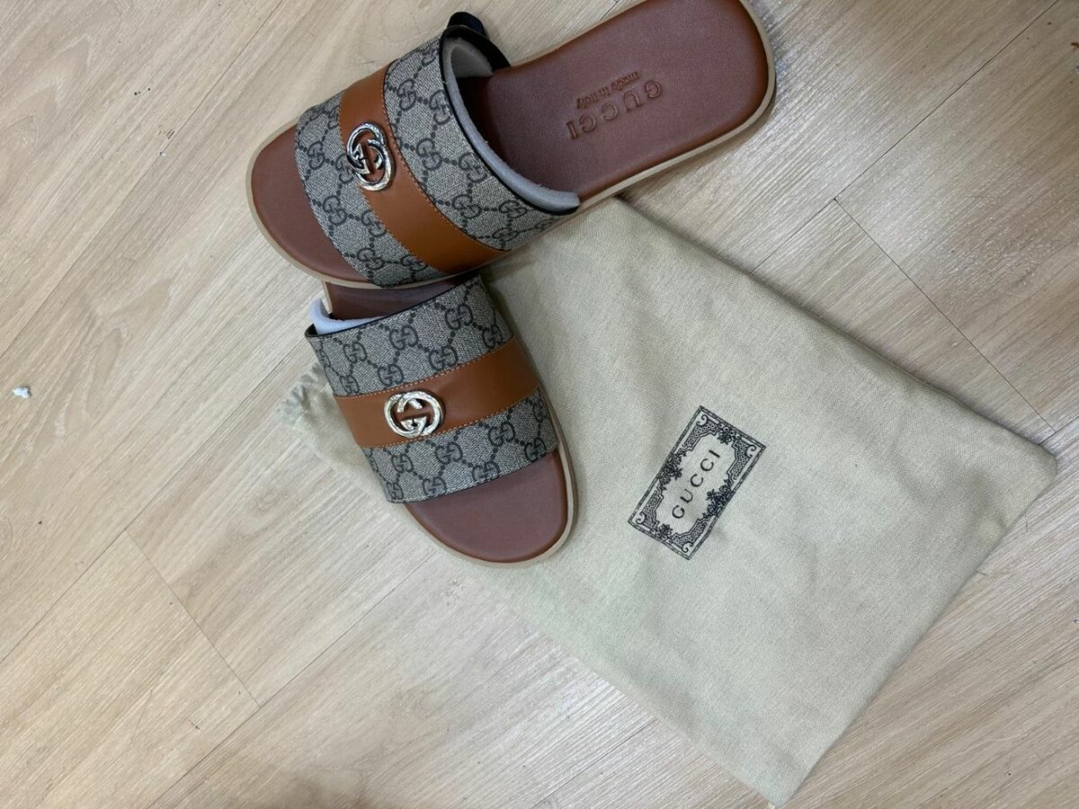 Tongs de luxe pour hommes