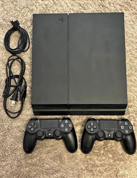 Console Sony PS4 avec manettes