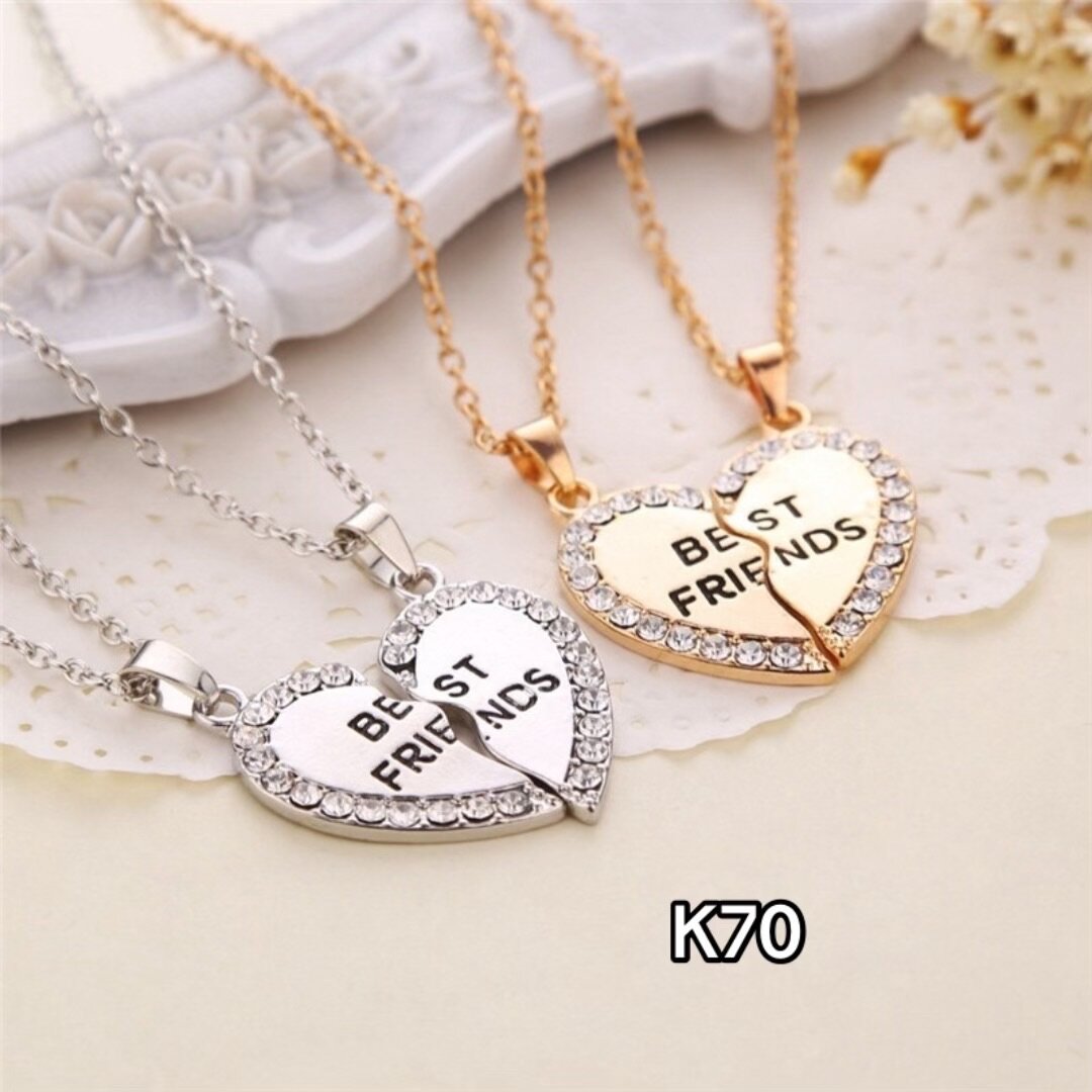 Couple/bestfriend necklaces
