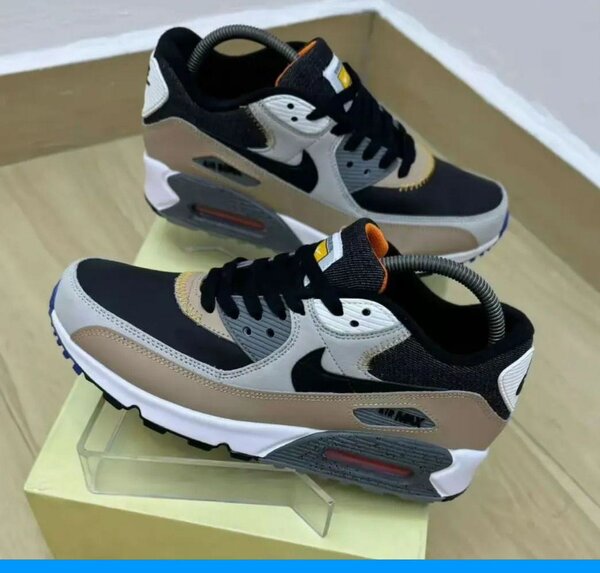 NIKE AIRMAX