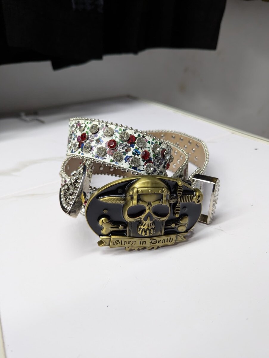 Ceinture rock avec boucle crâne