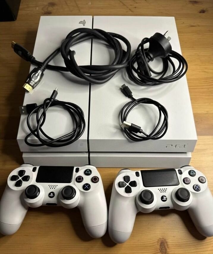 Console PS4 Blanche avec Manettes
