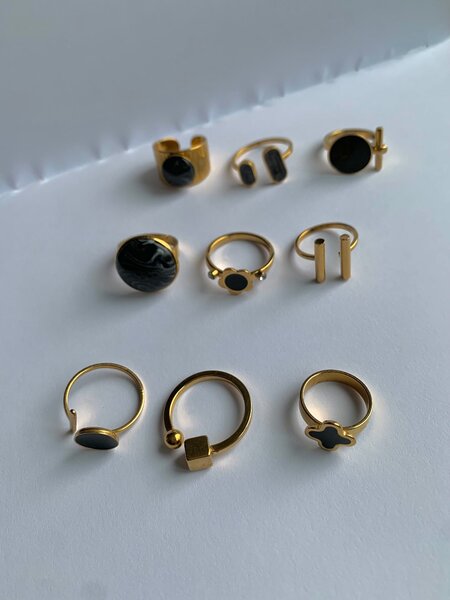 Imprint aesthetic ring set