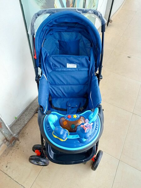 Baby stroller with paly toys