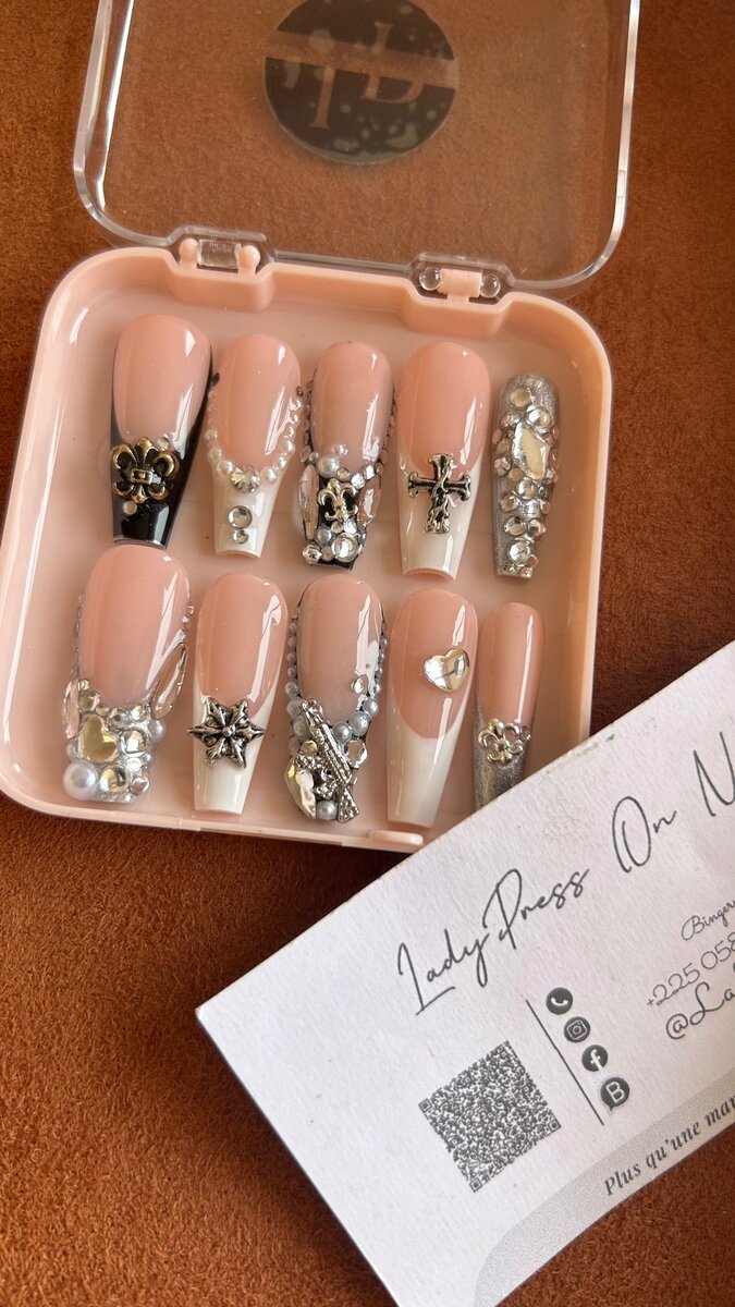 Press on nails diamond (L)