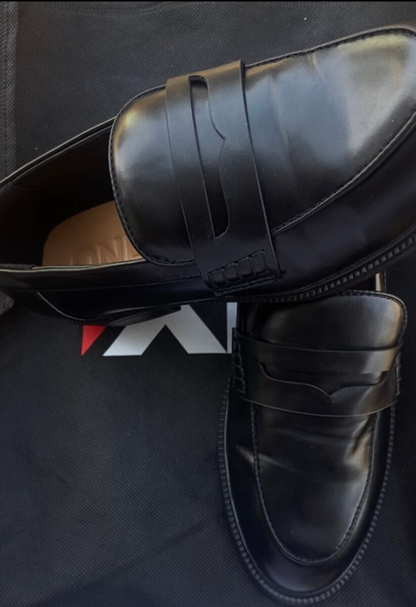 Mocassins en cuir noir élégants