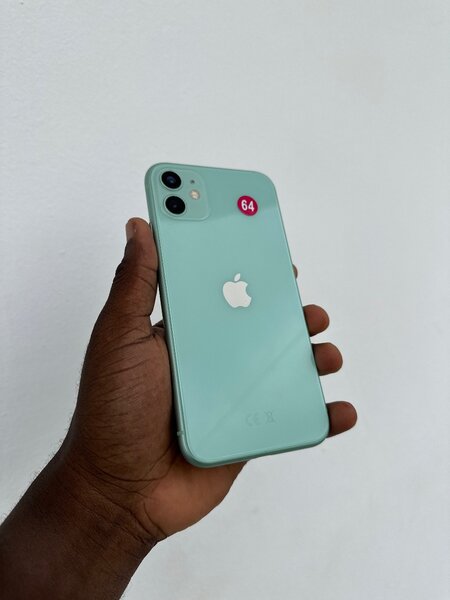 iPhone 11 quasi neuf