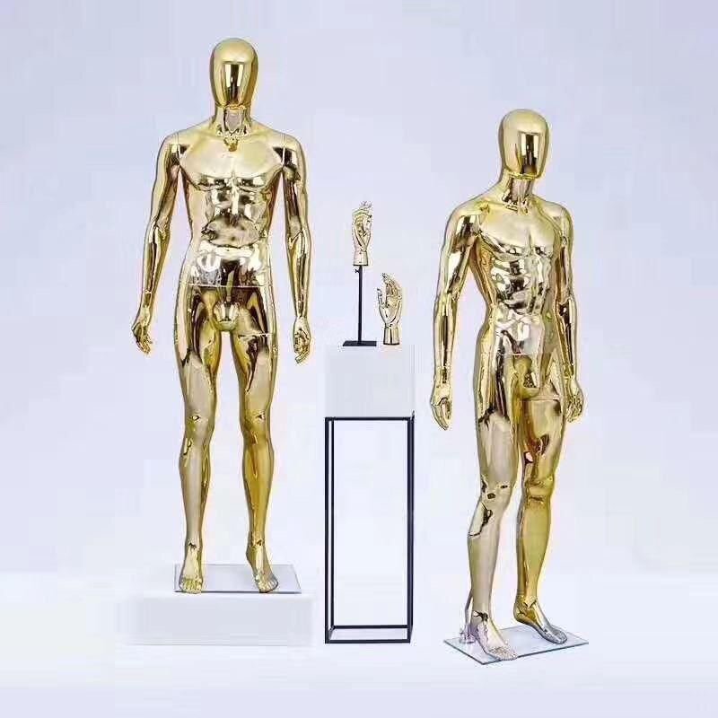 Mannequins modernes chromés