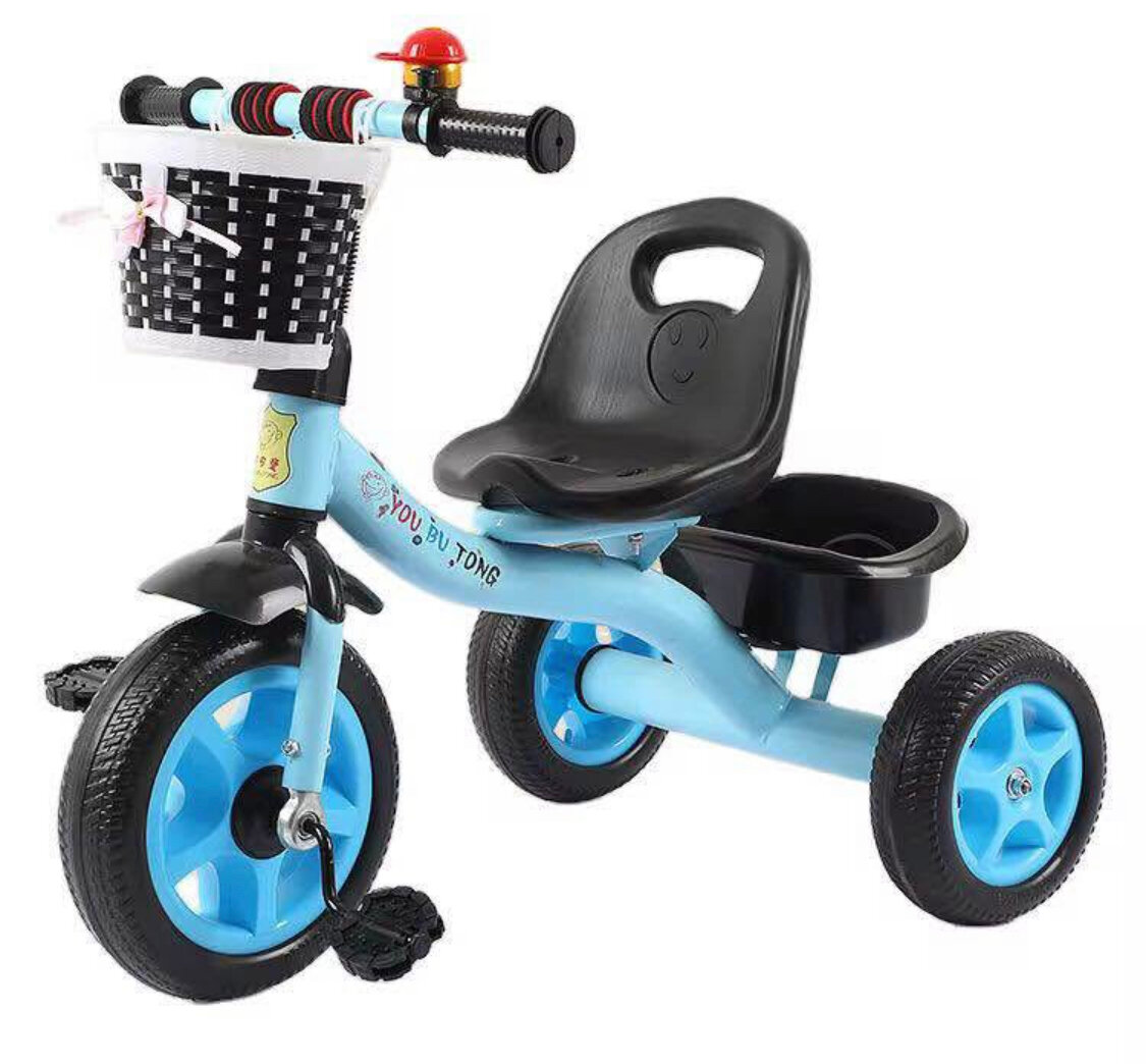 Tricycle enfant coloré