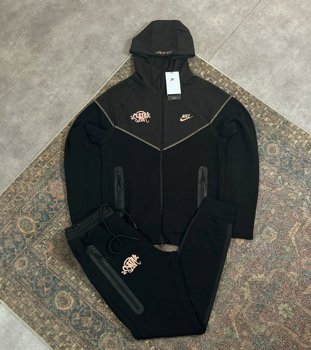 Syna world tech fleece