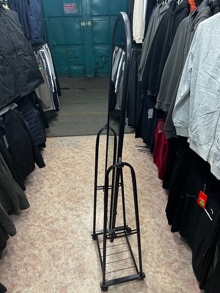 Напольное зеркало на колесиках с устойчивой рамой