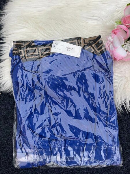 Ladies top and down ,, suitable for the party, etc