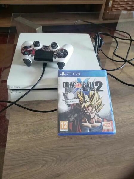 Console PS4 avec jeu Dragon Ball