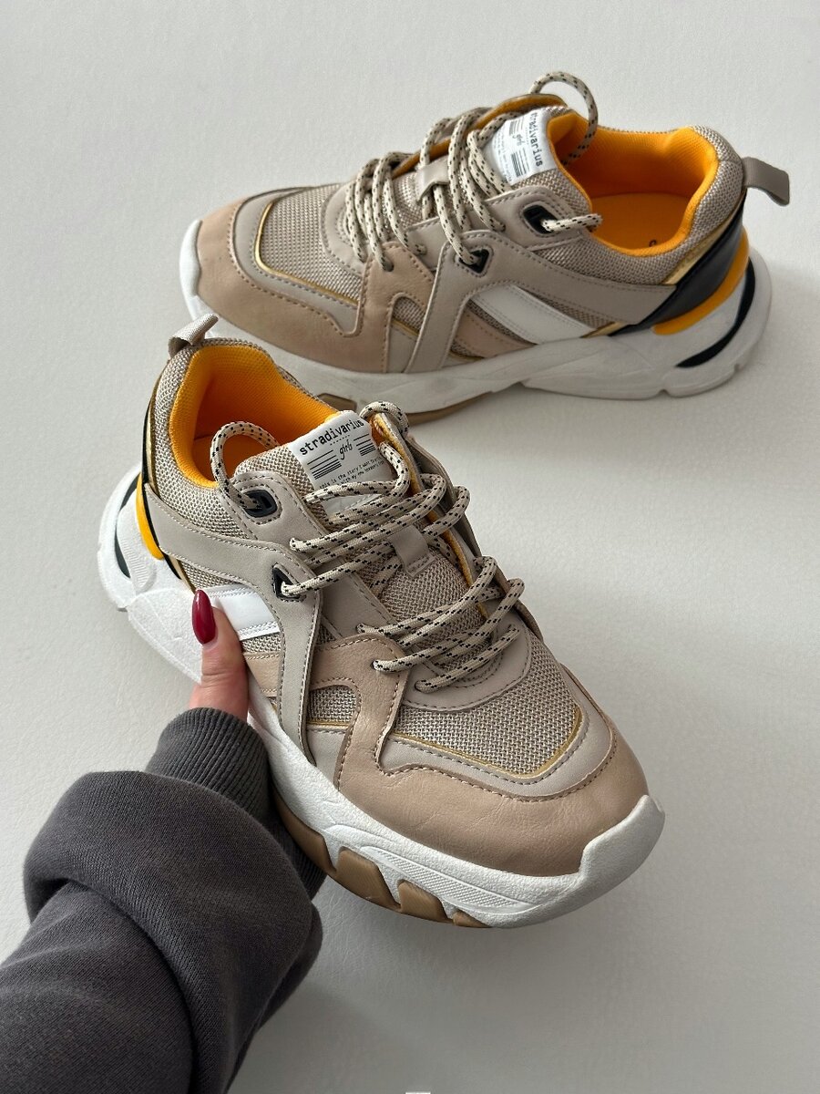 Кроссовки Stradivarius