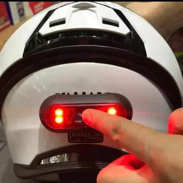 AVERTISSEUR LUMINEUX LED DE CASQUE