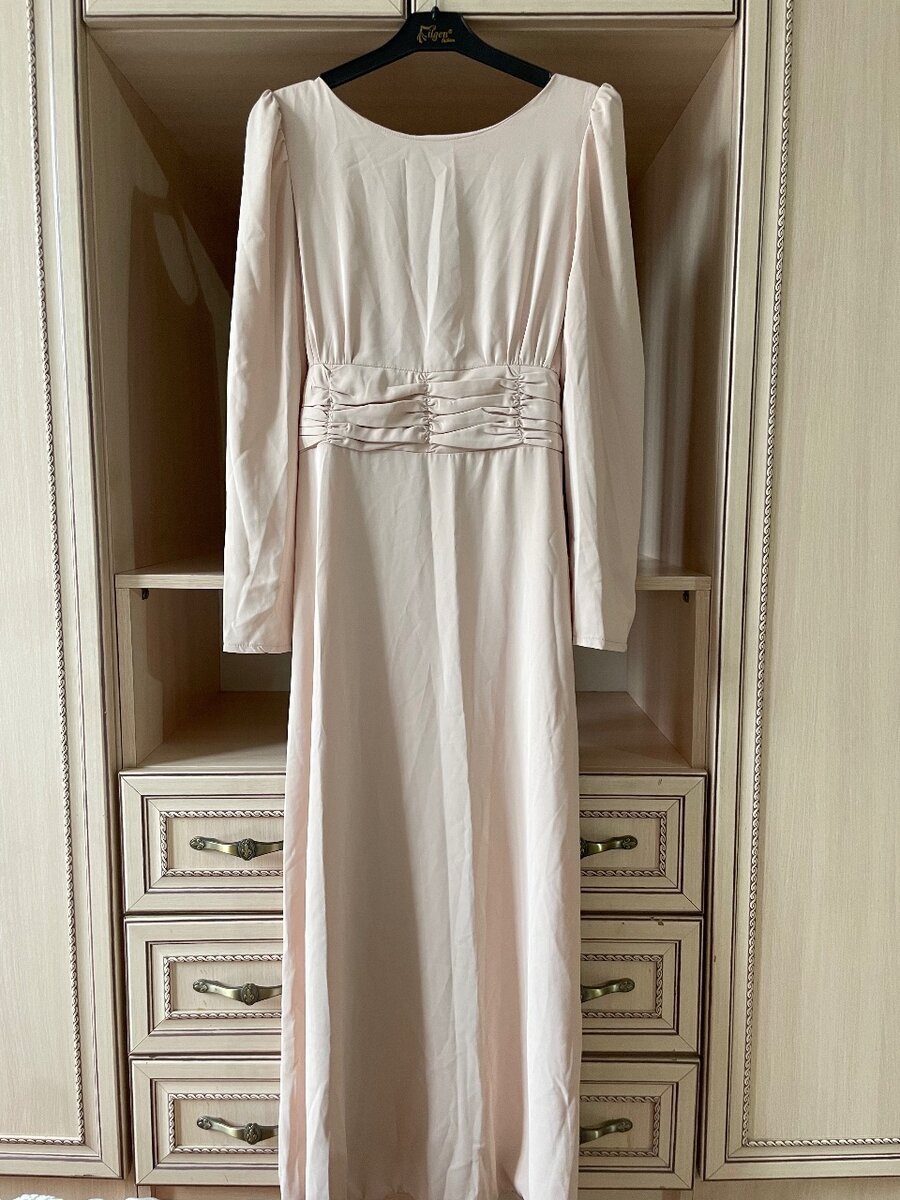 Платья вечерние