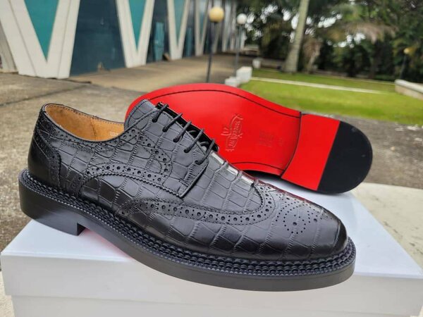 Chaussures en cuir exotique